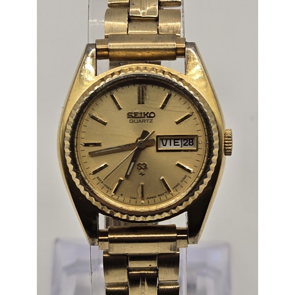 Seiko SQ Women 8523-0058 Day Date Fluted Two Tone Quartz 23mm Watch 6.5" New Bd.